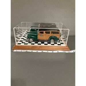 ERTL 1940 Ford Woody Wagon Wix Filters,